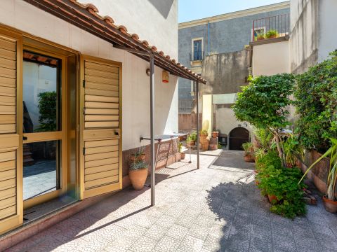 Via Santa Barbara, 39