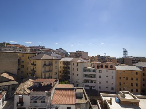 Via Silvio Paternostro, 10