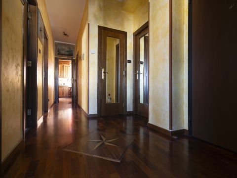 Via Silvio Paternostro, 10