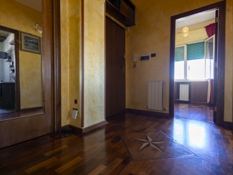 Via Silvio Paternostro, 10