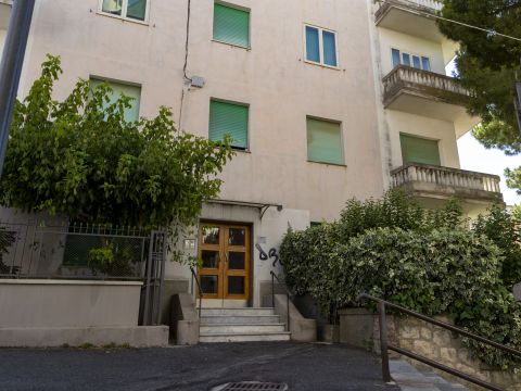 Via Silvio Paternostro, 10