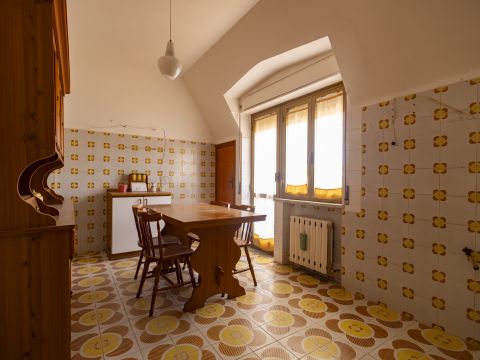 Via Domenico Mottola d'Amato 37