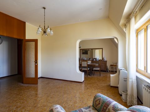 Via Domenico Mottola d'Amato 37