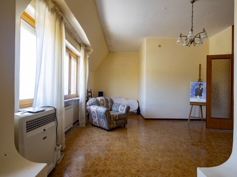 Via Domenico Mottola d'Amato 37