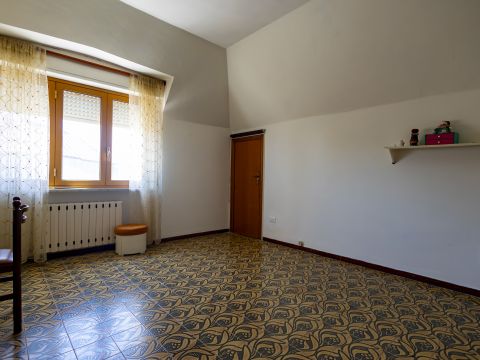 Via Domenico Mottola d'Amato 37