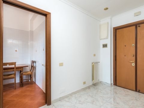 Piazza dei Navigatori, 8