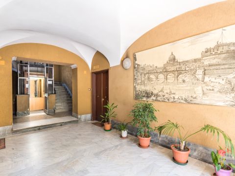 Piazza dei Navigatori, 8
