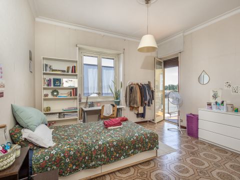 Via Camesena, 25