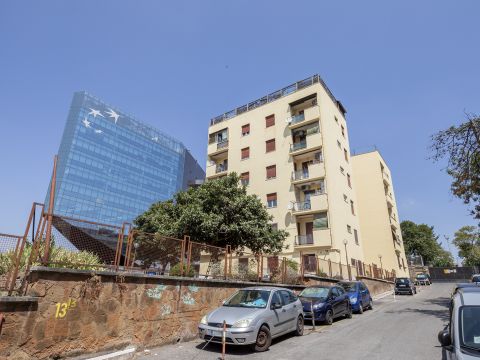Via Camesena, 25