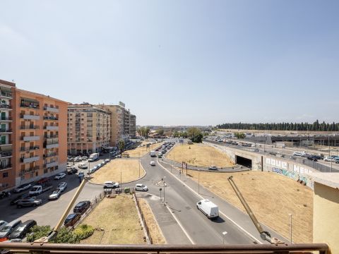 Via Camesena, 25
