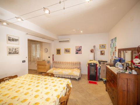 Via degli Amici 24