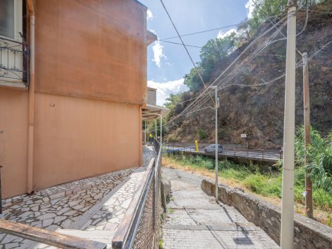 Via degli Amici 24