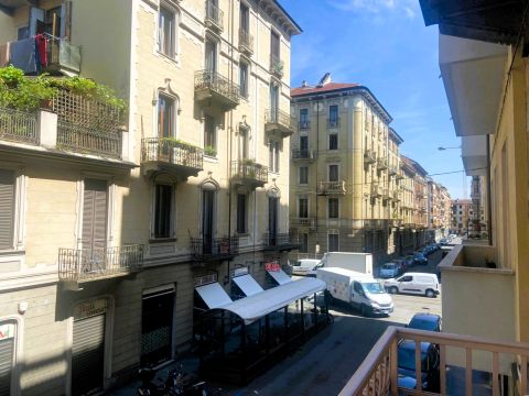 Via Carlo Tenivelli, 4