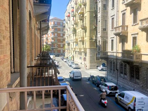 Via Carlo Tenivelli, 4