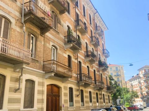 Via Carlo Tenivelli, 4