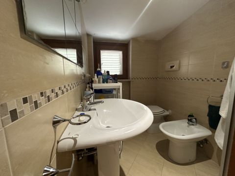 Via Sandro Pertini, 6