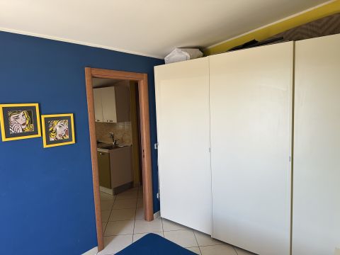 Via Sandro Pertini, 6