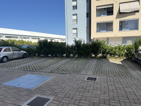 Via Sandro Pertini, 6
