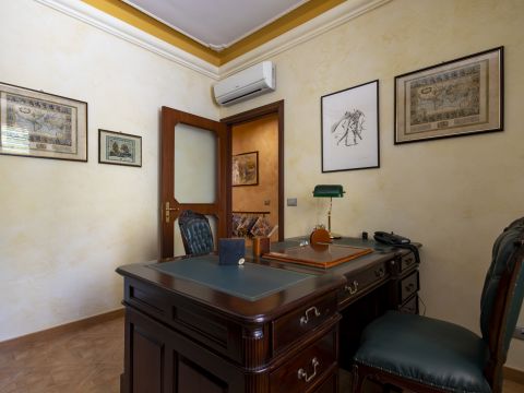 Via Elvidio Borelli, 6