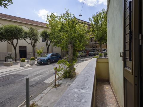 Via Elvidio Borelli, 6