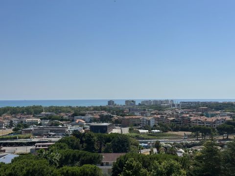 Via Levante 32