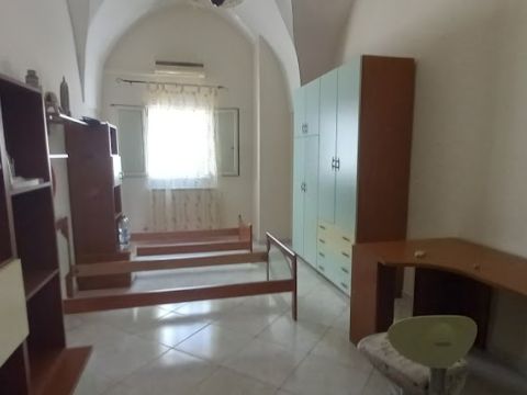 Via Giacosa, 24