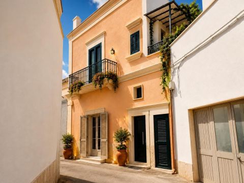 Via Giacosa, 24 - Cutrofiano