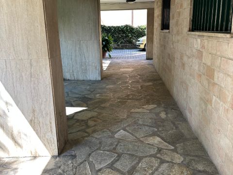 Via Monte Suello, 4