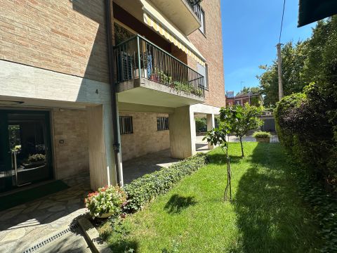 Via Monte Suello, 4