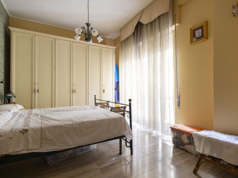 Via Raffaele Teti 27