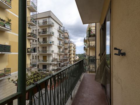 Via Raffaele Teti 27