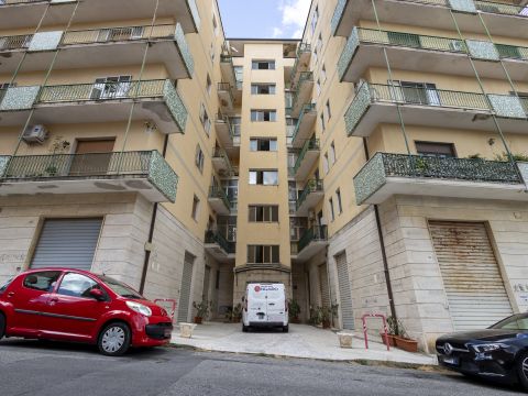 Via Raffaele Teti 27