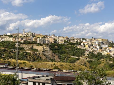 Viale Vincenzo de Filippis, 320