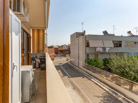 Piazza Roma, 32