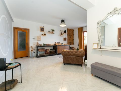 Via Carcara, 51