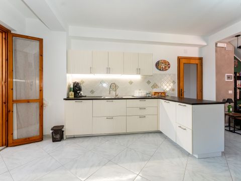 Via Carcara, 51