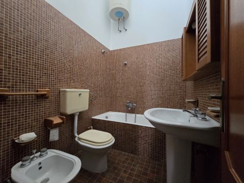 Via Giuseppe Parini, 10