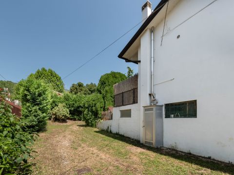 Via Euganea Villa, 18