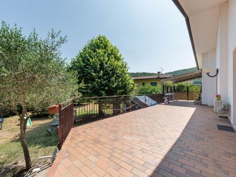 Via Euganea Villa, 18