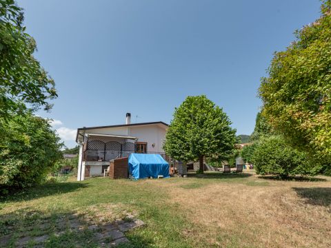 Via Euganea Villa, 18