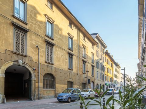 Via S. Bernardino, 34