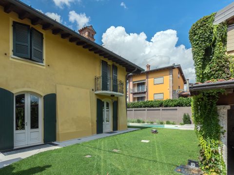 Via Capra, 16 - Osio Sopra