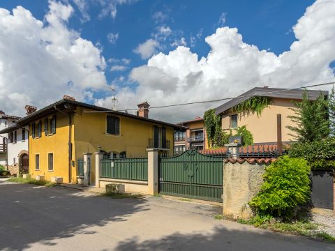 Via Capra, 16 - Osio Sopra