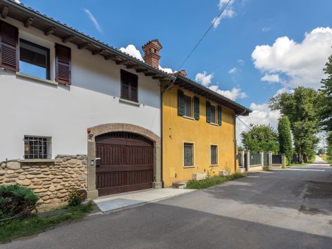 Via Capra, 16 - Osio Sopra