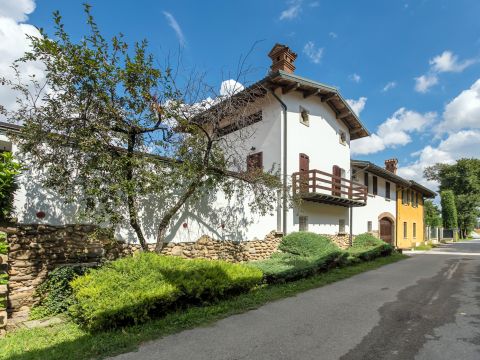 Via Capra, 16 - Osio Sopra
