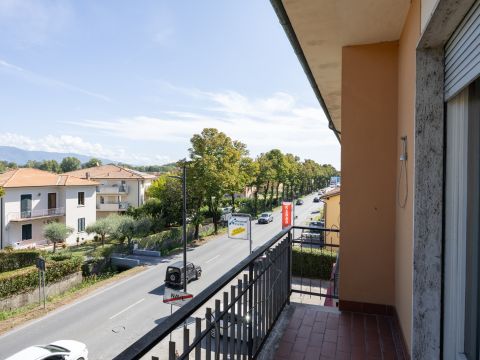 Via Sarzanese, 247 - Lucca