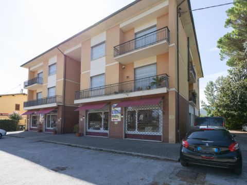 Via Sarzanese, 247 - Lucca