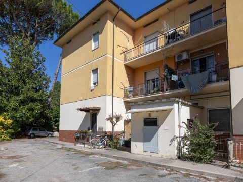 Via Sarzanese, 247 - Lucca
