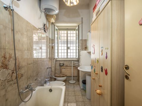Viale Alessandrino, 304 - Roma