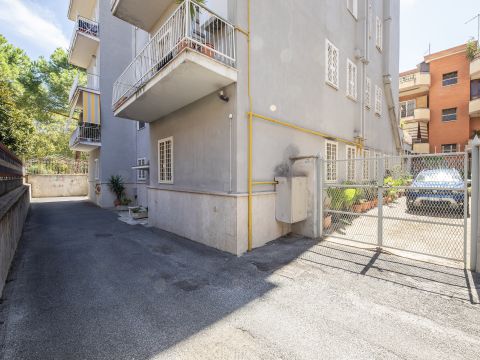 Viale Alessandrino, 304 - Roma